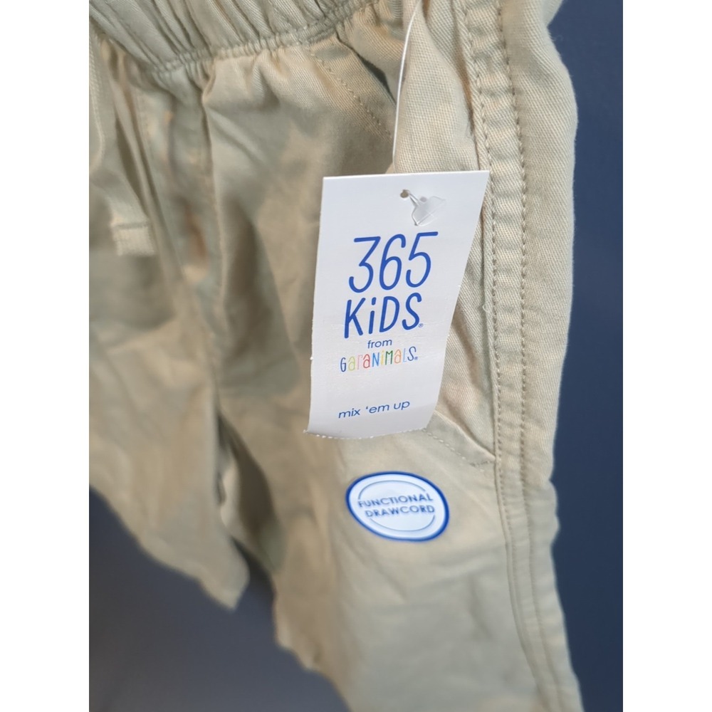 NWT 365‎ Kids from GARANIMALS Boys Size 10 Woven Shorts Solid Khaki - Picture 2 of 7